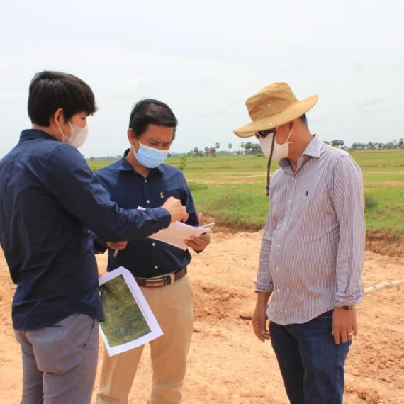 Technical Team of SAAMBAT in collaboration with the Svay Rieng Provincial SAAMBAT project team, conducted pre-feasibility study of the rural road and community market sub-projects